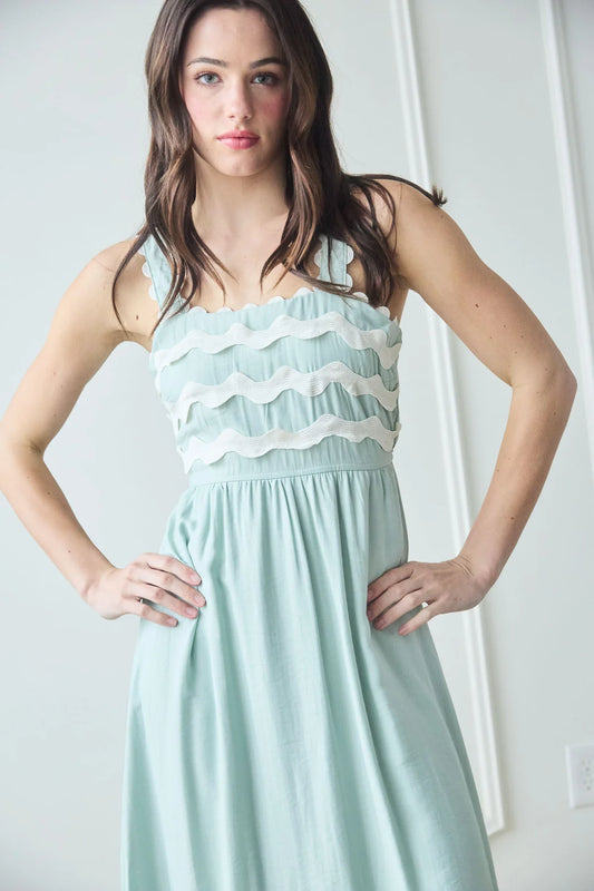 Wavy Detail with Scallop Sleeve Sage Midi Dress