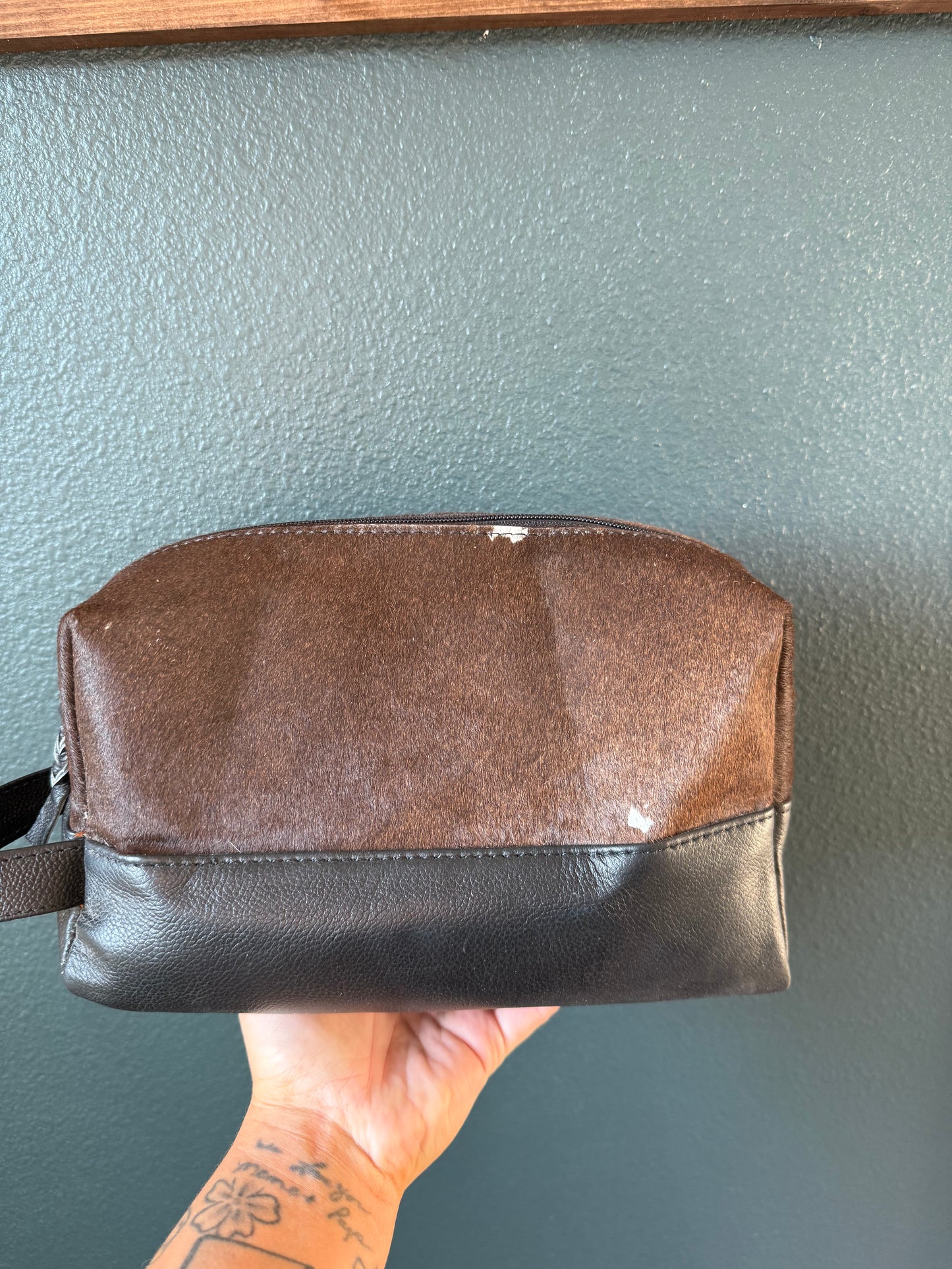 Cowhide & Leather Mens Toiletry Bag